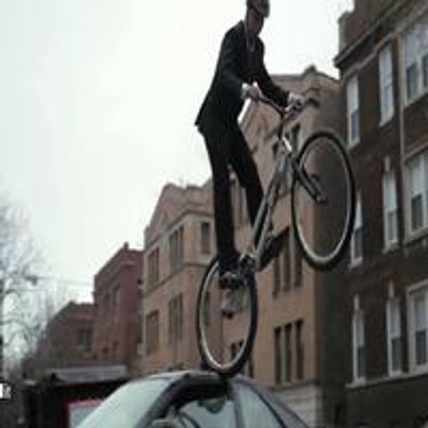 STAGE TUBE: Cirque Éloize iD and Funemployed Chicago Present 'The Commute' - Chicago Theater Video